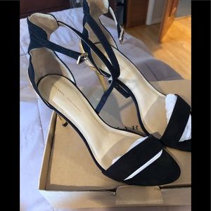 Stunning black suede dress sandals gold heel